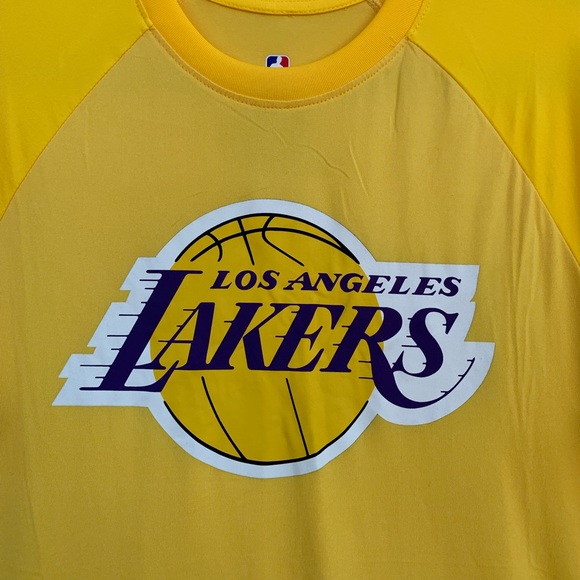 NBA Team logo T- Shirt Los Angeles Lakers Basketball Mens Size M Yellow - Picture 2 of 13